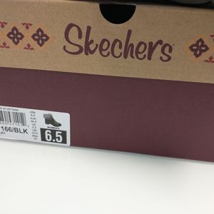 Gorgeous and stylish Skechers ankle bootie